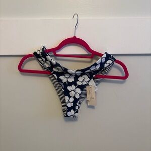 Hollister NWT Cheeky Bikini Bottom SOLD OUT Size Medium reversible